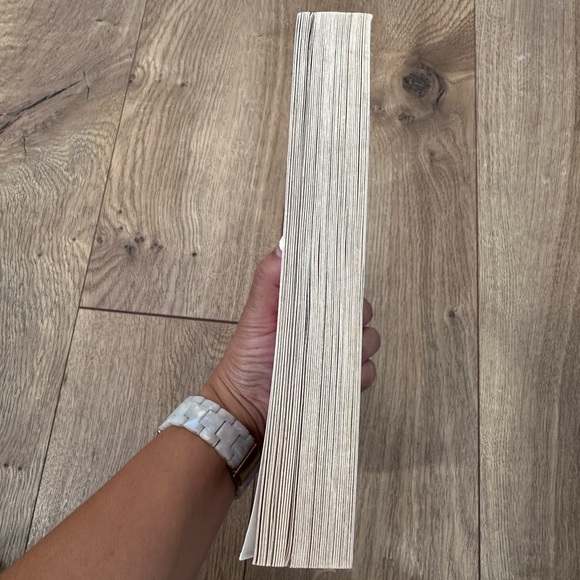 Big Magic Book by Elizabeth Gilbert - Picture 5 of 7